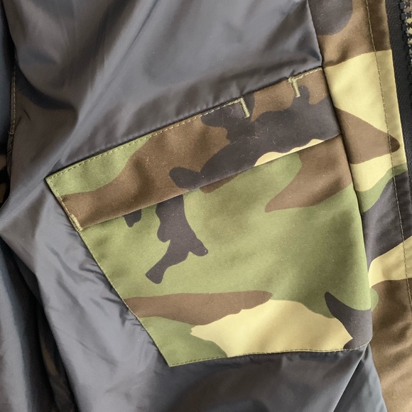 Canada Goose vest - Picture 5 of 7